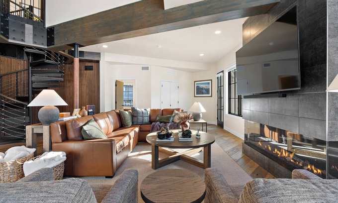 Tamarack Resort Condominio | Captivating 5 BR Condo|Amazing views of Snowfront