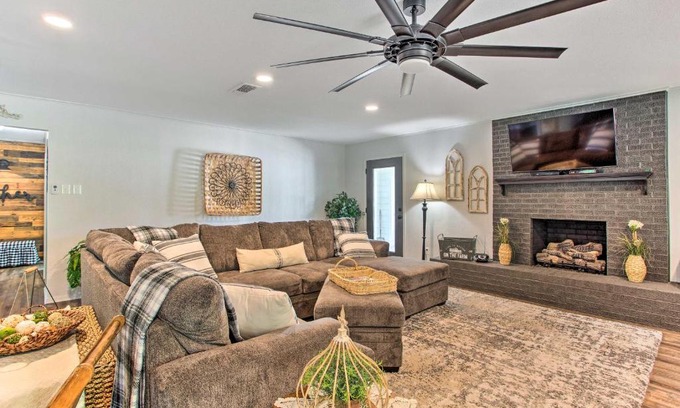 Sulphur Bluff Casa | Grans Getaway - Peaceful Texas Retreat