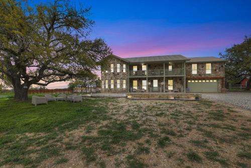 Johnson City Casa | Grasslands Pool Hot Tub Hill Country Views
