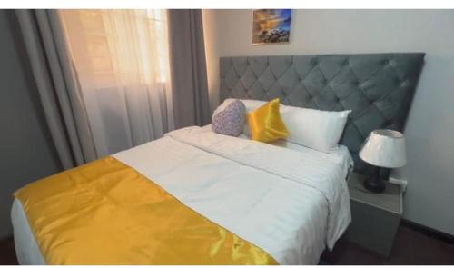 Lusaka Cabina | Gray House Lodge