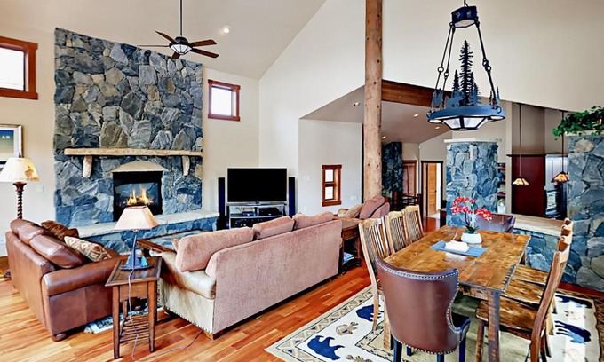 Stonehaven Casa | Gray Moose