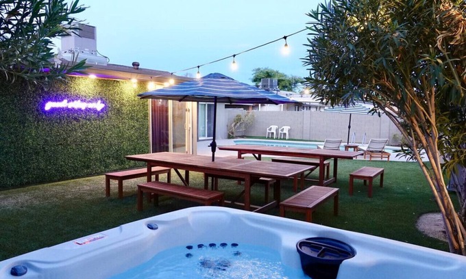 Alhambra Casa | Great 4 Groups, Near Everything!