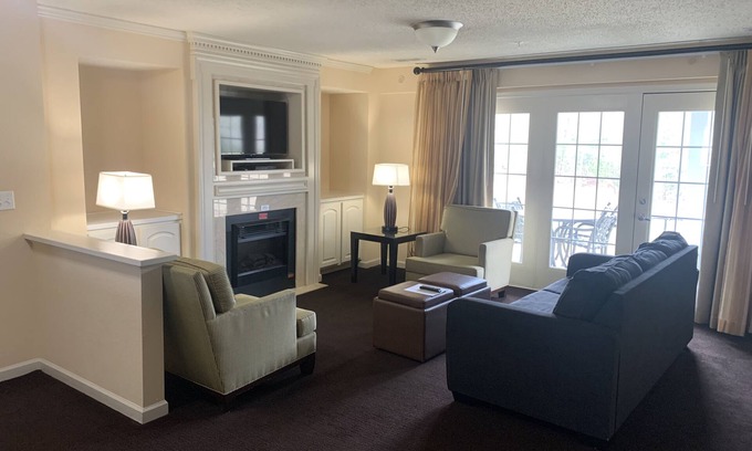 Berkeley Condominio | Great 4BDR/4BA combined unit sleeps 12 in Williamsburg, VA