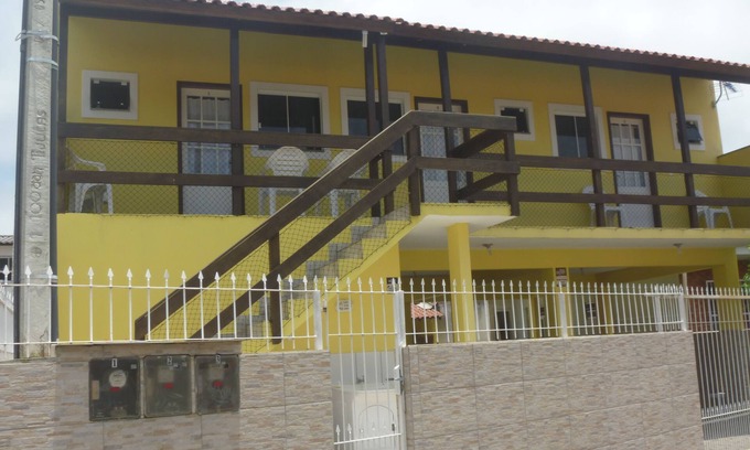 Barra da Lagoa Apartamento | Gran apartamento con aire acondicionado, cerca del mar, la laguna y el río.