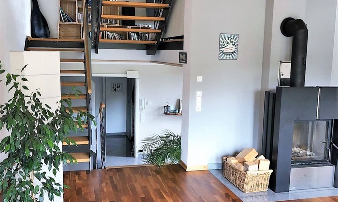 Beutelsbach Apartamento | Great big apartment with fireplace and terrace