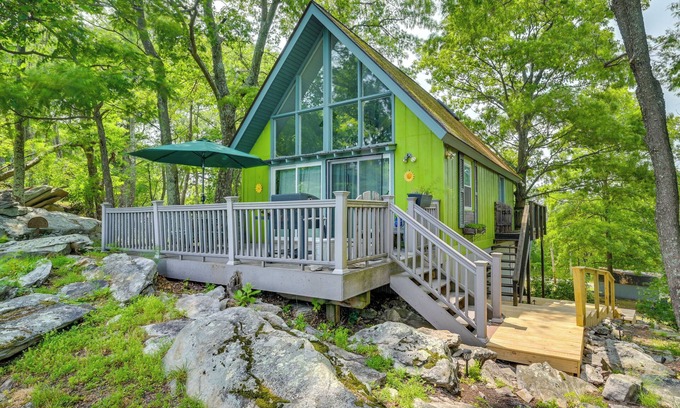Great Cacapon Cabina | Great Cacapon Cabin w/ Mountain Views
