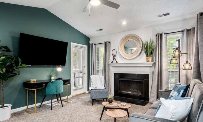 Meadowbrook Apartamento | Great Community Amenities | Close to everything