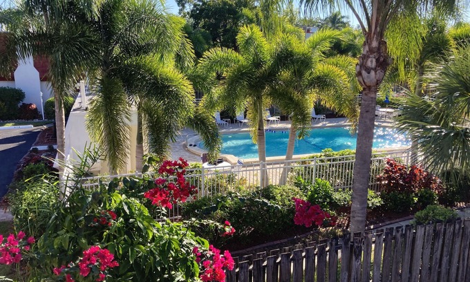 Iona Casa | La mejor ubicación en South Fort Myers! 6 millas a Sanibel Bridge y Ft Myers Beach