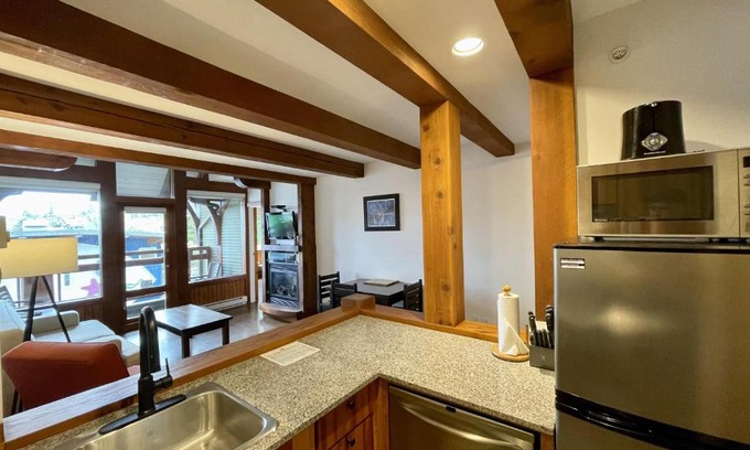 Ucluelet Apartamento | Great Condo In Excellent Location - Waterfront Building - Seaside