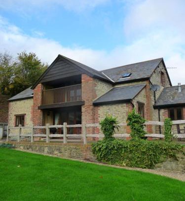 Pulham Casa | Great Coombe, Bookham Court