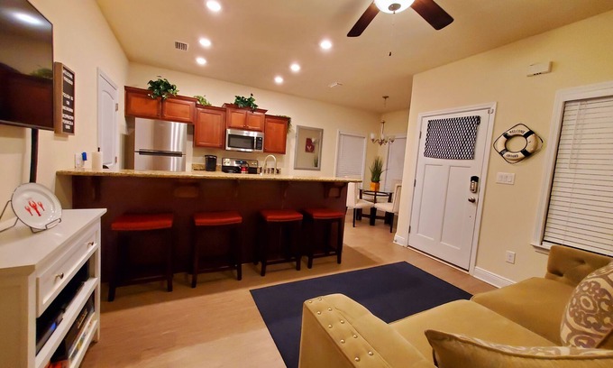 South Pensacola Cabaña | Great Downtown Location for Couples & Families