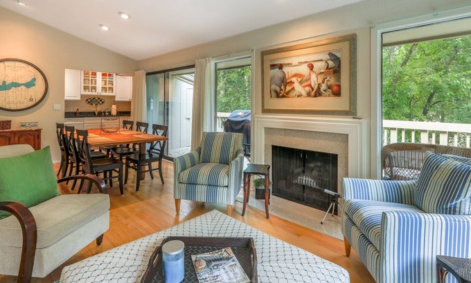 Fontana Condominio | Great Family Getaway Condo in Abbey Springs - Shady Forest Retreat