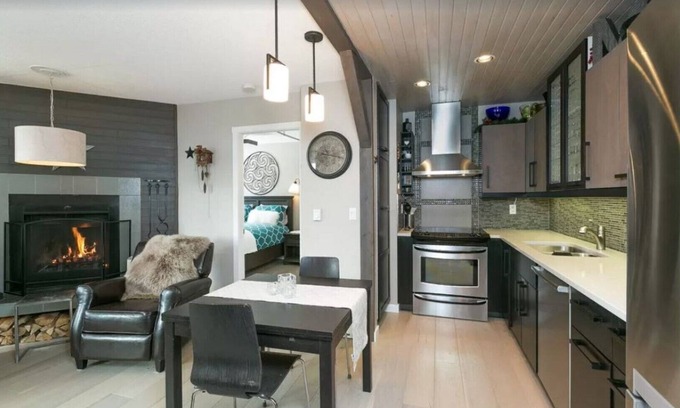 Big White Ski Resort Condominio | Ideal para una pareja, Village Center