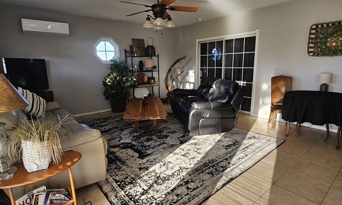 Eudora Casa | Great for pet owners and lovers the country side ! .