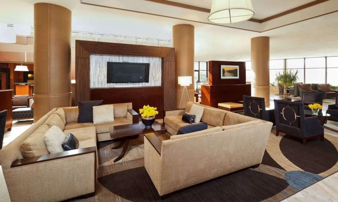 Alexandria West Casa | Great for Vacation Destination! 3 Spacious Units, Pool, Onsite Restaurant