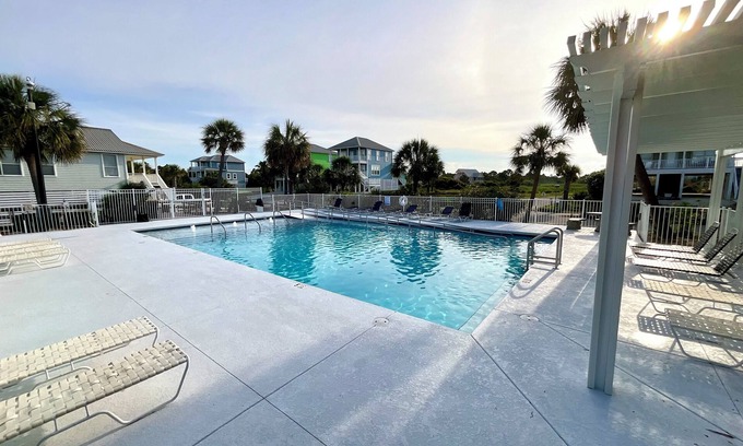 Morgantown Casa | Great Gulf Views & Pools/Pickleball