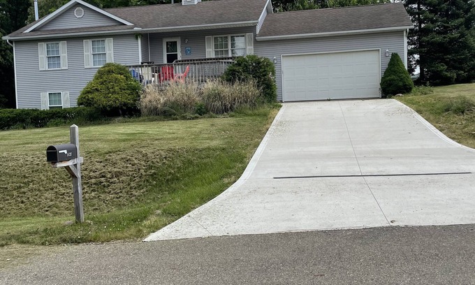 Howard Casa | Great Home for Golfers - 5 minutes to Apple Valley Golf Course.