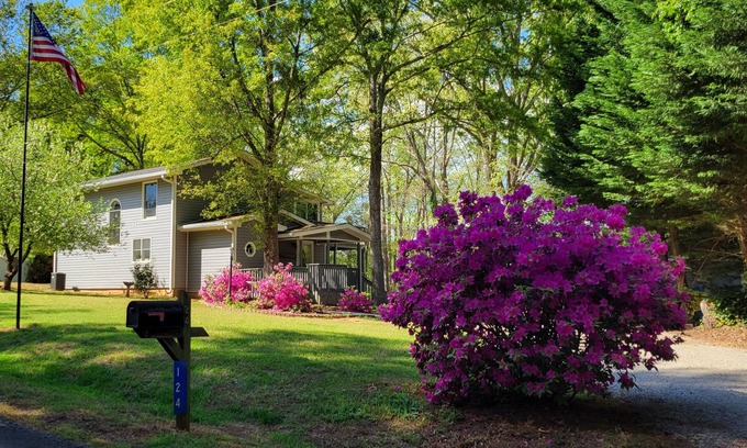 Dewy Rose Casa | Great Lake Hartwell Home con acceso a aguas profundas y una cala tranquila.