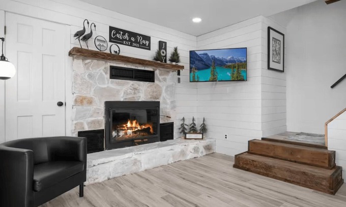 Montague Cabaña | Great Lake Michigan Cottage on 1.5 acres. Room to play