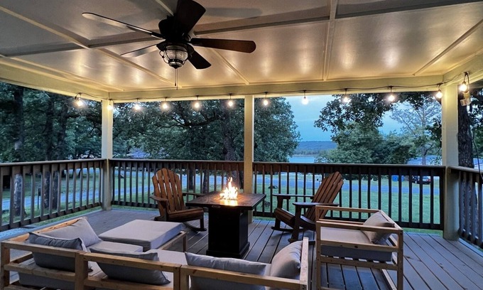Canadian Casa | Great Lake View - Neighborhood Boat Access - Great yard!
