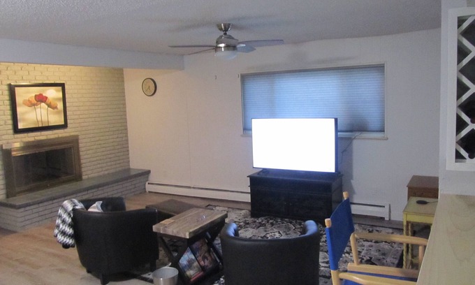 Fitzsimons Apartamento | Great location. 2 Bed- 1 bath by Anschutz Medical Campus