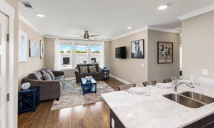 The Nations Casa | Great Location! 2 BR Condo! Minutes To Downtown