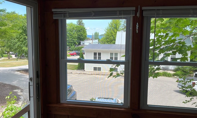 Fish Creek Cabaña | Great location 2 minutes Walking to downtown and to the lake
