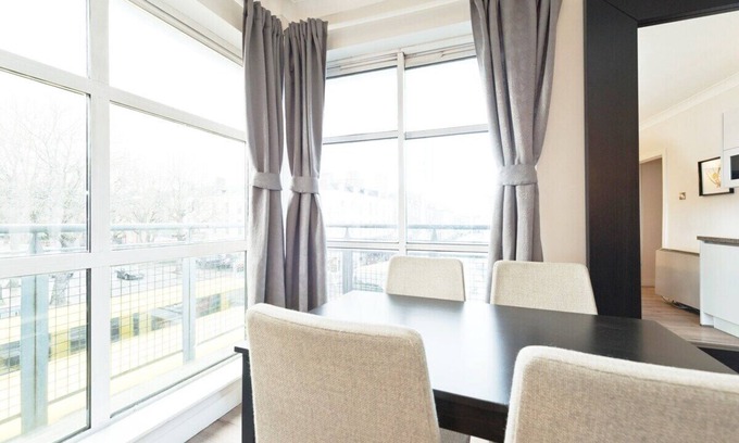 Portobello Apartamento | *GREAT LOCATION*2BED APARTMENT*FAST WIFI &TV