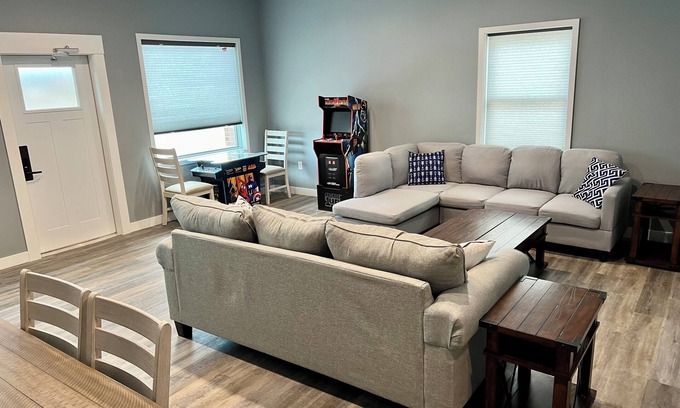 Ishpeming Casa | GREAT LOCATION!! Beautiful newly constructed large one bedroom retreat.