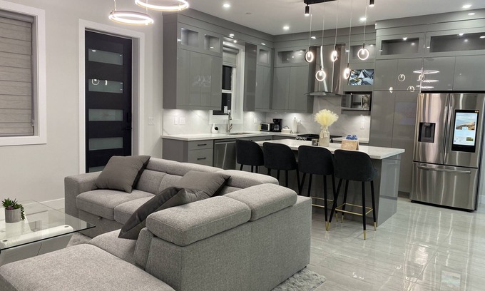 Hastings Casa | Great Location close to downtown, 10’ to cruiseship terminal, whistler, Capilano