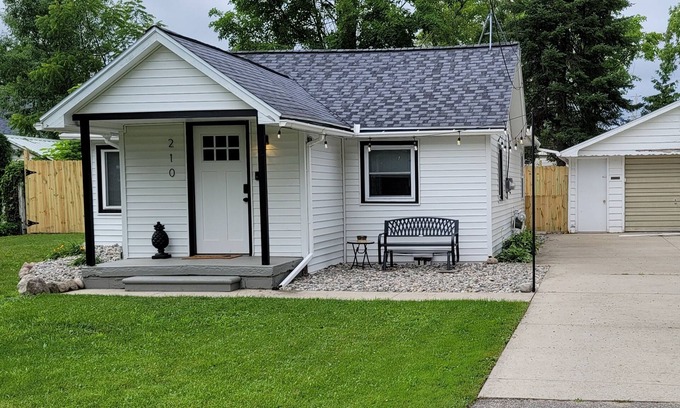 Houghton Lake Heights Casa | Great location for outdoor activities; swimming, UTV, ATV, hunting, fishing....