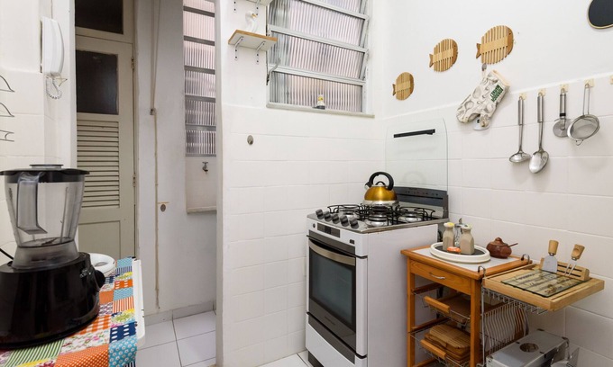 Leblon Apartamento | Apartment Leblon 2 Bedrooms Well Decorated Space and in Great Location Cavirio Cg103
