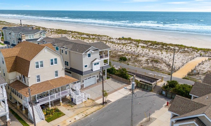 Sea Isle City Casa | GREAT LOCATION! One house from beach on 51 St. -FULL RENOVATION FOR '25 SEASON-
