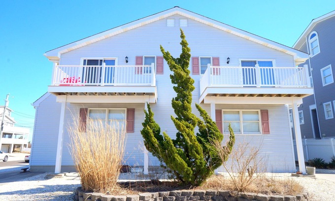 Townsend's Inlet Casa | Great location: only 100 feet to beach(3rd house from!) Furbaby Friendly