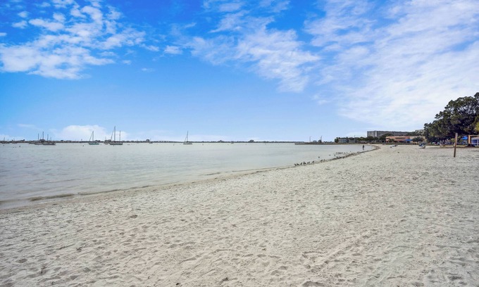 Gulfport Condominio | 🌴Great Location☀Walk To Beach🐬Ledoux Carre' #1🐠Historic Charm! Pet Friendly