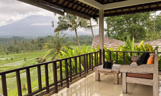 Selat Cama Y Desayuno | Great Mountain Views