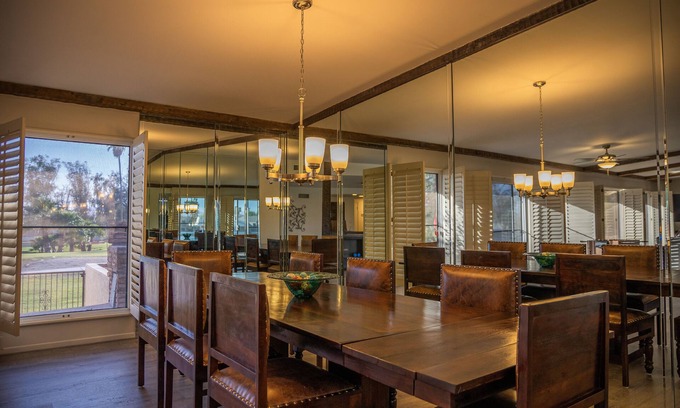 Bullhead City Casa | Great open one-story home for family entertaining. Relaxing back concrete porch.