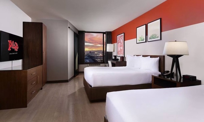 Downtown Las Vegas Hotel | Great Place to Stay Near Fremont street! 4 Classy Units, Free Parking, Pool