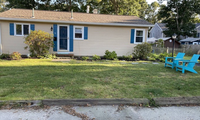 Mara Vista Casa | Great Pond House - 1 minute walk to private beach