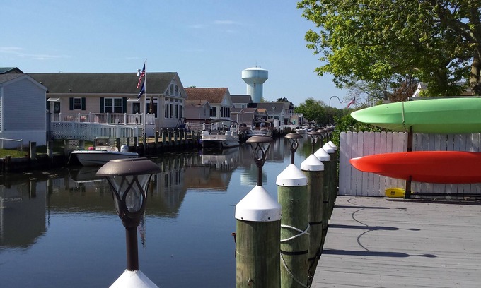 Selbyville Casa | Frente al canal, hermosa casa remodelada, en Swann Keys para familias