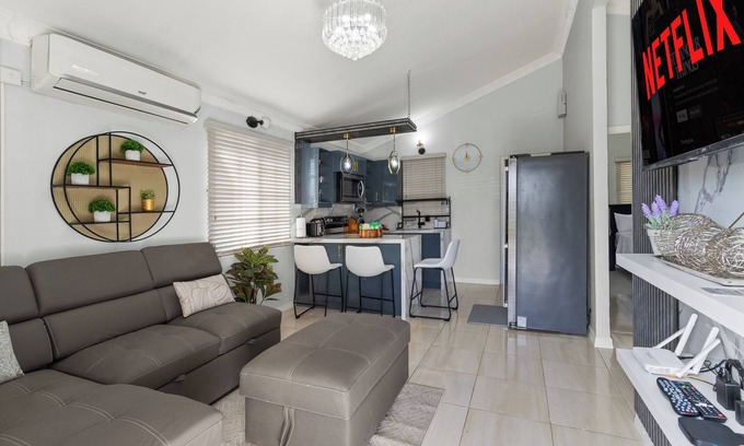 Old Harbour Casa | Great Price, Modern, Video Games, All Inclusive!