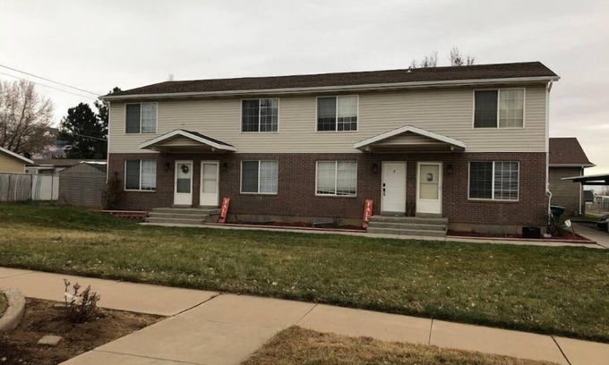 Layton Casa | Great PRIVATE Family T-Home! Easy Access City & Mountains!