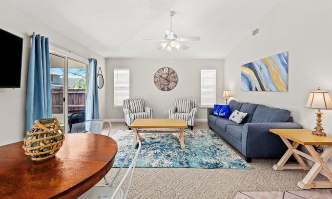 Riviera Beach Casa | Great Rates Available NOW!/Relaxing Coastal Beach Home West PCB/3Bd & 2Ba