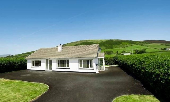 Louisburgh Cabaña | Great renovated house in the village of Louisburgh