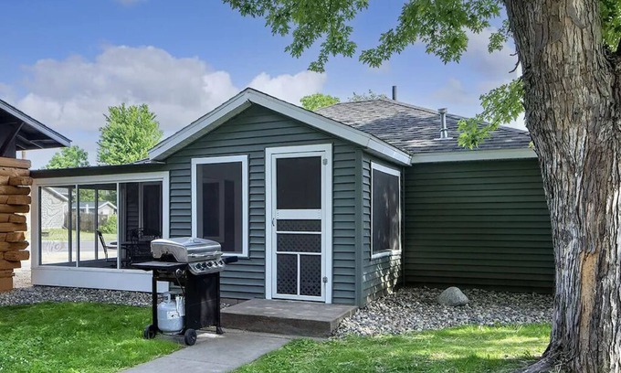 Buffalo City Cabina | Great River Road Cabin on the Mississippi Backwaters Eagle Cabin
