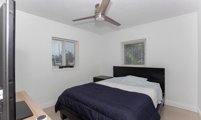 North Andrews Gardens Apartamento | Great Room in Awesome Location