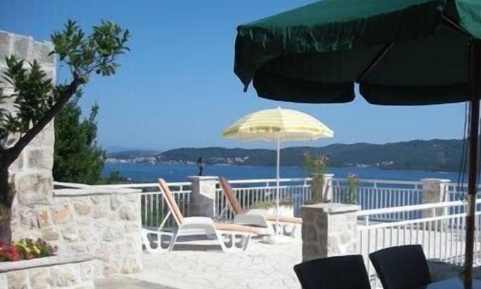 Viganj Apartamento | Excelentes vistas al mar, amplias terrazas, piscina privada - uso privado