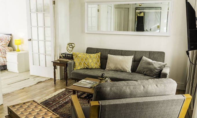 Saint-Jean-Baptiste Apartamento | Great Space in the Heart of Downtown