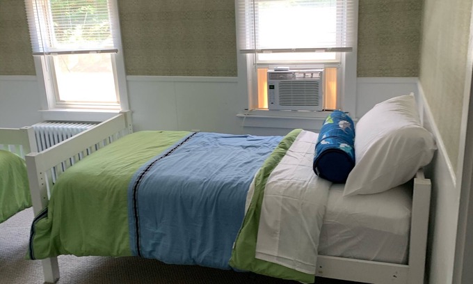 Vineyard Haven Casa | Gran actualización 3 BR cerca del ferry con piscina