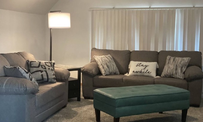 Milwaukee Apartamento | Great Upper Apartment